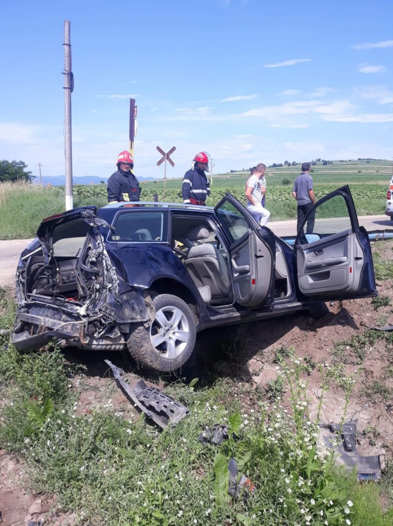 UPDATE VIDEO FOTO 5 persoane se aflau în mașina lovită de trenul Suceava – Cacica