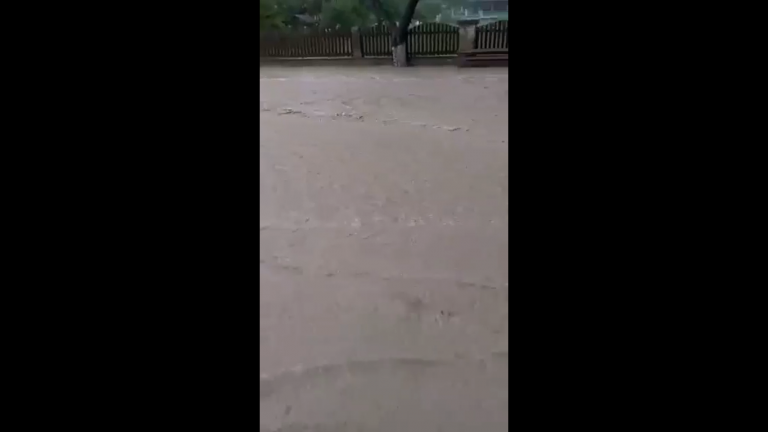 VIDEO Putna s-a transformat într-un mare lac, în urma inundațiilor din ultimele 24 de ore
