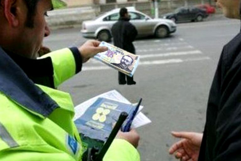 Un șofer prins rupt de beat pe ulițele din Zvoriștea a încercat să-i mituiască pe polițiști cu 200 de lei, însă a sfârșit în Arestul IPJ Suceava