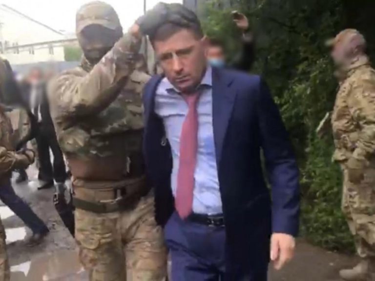 VIDEO Guvernatorul unei regiuni din Rusia a fost arestat pentru că ar fi în spatele mai multor asasinate ce au avut ca țintă oameni de afaceri (INTERNAȚIONAL)