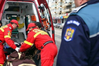 Un dornean care și-a tăiat venele a fost găsit mort în casă de propria mamă