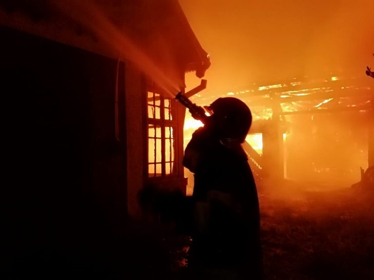 Incendiu la un gater din comuna Valea Moldovei
