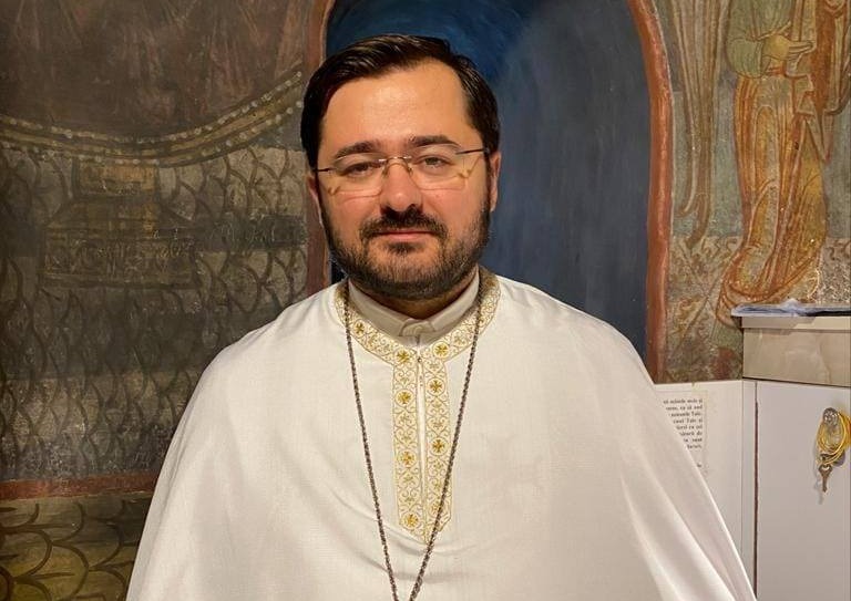 Preotul Adrian Duțuc nesocotește recomandările venite de la Arhiepiscopia Sucevei și Rădăuților și își exprimă antipatiile politice pe Facebook
