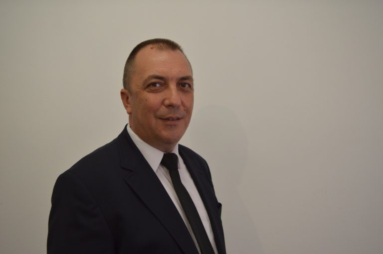 Cristinel Burac este viceprimarul comunei Șcheia, localitate care va ajunge acolo unde o recomandă bugetul