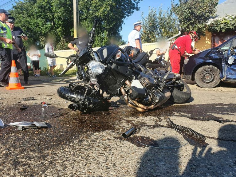 FOTO Motociclist rănit grav într-un accident rutier produs pe o stradă din Bosanci
