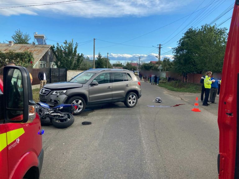 FOTO Motociclistul de 27 de ani mort în accidentul produs la Dumbrăveni a fost lovit de o mașină care nu i-a acordat prioritate