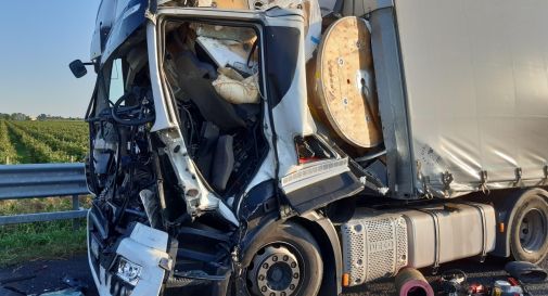 Un șofer român de camion a murit într-un accident rutier produs în Italia (INTERNAȚIONAL)