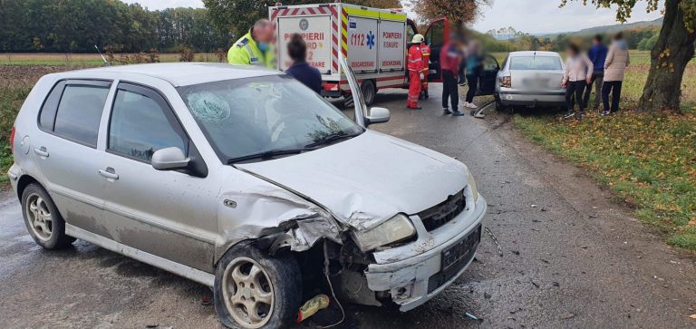 FOTO Accident rutier produs la ieșirea din Adâncata spre Hânțești. O femeie a fost transportată la spital