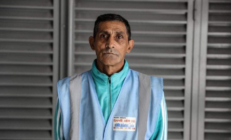 Un cerșetor român din Franța, a primit o casă și un loc de muncă după ce și-a donat toți banii pentru victimele furtunii Alex (INTERNAȚIONAL)