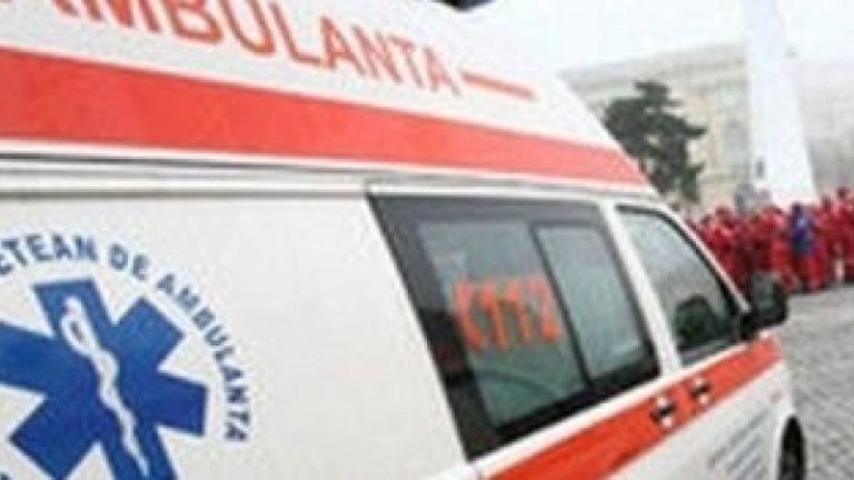 Accident produs pe o stradă din Rădăuți de un tânăr grăbit aflat la volanul unui BMW