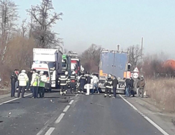 Accident cu trei răniți produs la intrarea în Păltinoasa