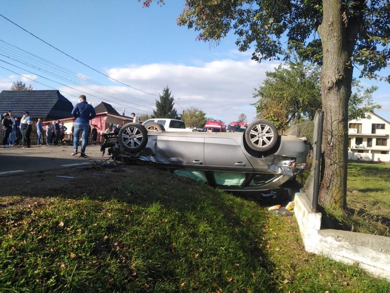 FOTO Accident cu doi răniți produs la Vicovu de Jos