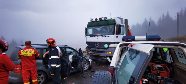 FOTO Grav accident de circulație produs la Poiana Stampei. O persoană și-a pierdut viața.