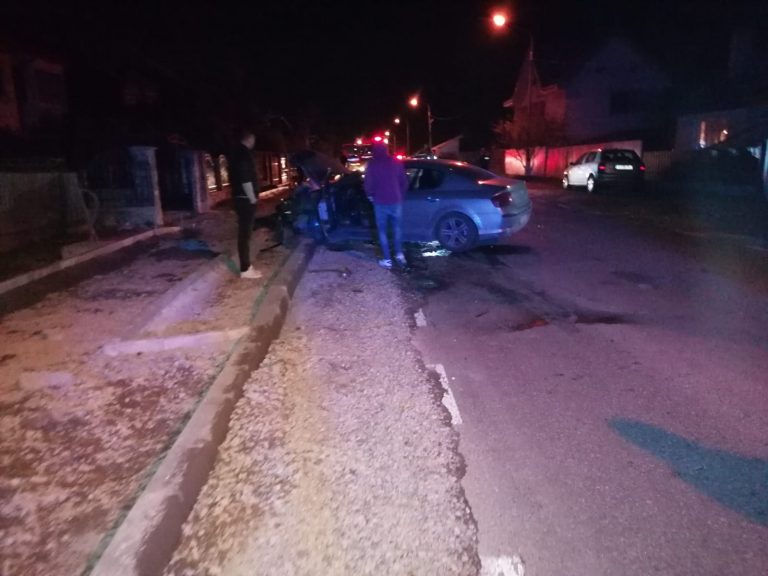 FOTO Accident cu trei răniți produs la Gălănești