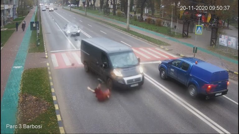VIDEO Femeia lovită de o mașină pe una din trecerile pe pietoni de la Palatul de Justiție din Suceava a murit la spital
