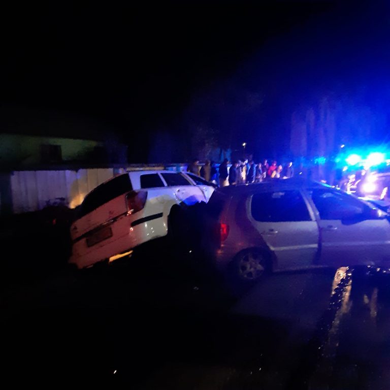 FOTO Accident cu trei răniți produs în zona Ratoș