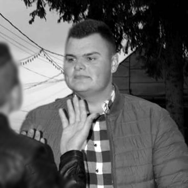 VIDEO Tânărul care a murit în accidentul de la Grănicești este din orașul Milișăuți. Martorii susțin că acul vitezometrului de la BMW s-a oprit la 245 km/h
