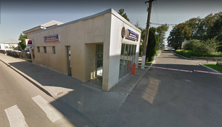 Un bărbat beat și fără permis a furat o mașină pentru a merge la sediul Poliției de Frontieră Suceava pentru a-i înjura pe angajații MAI