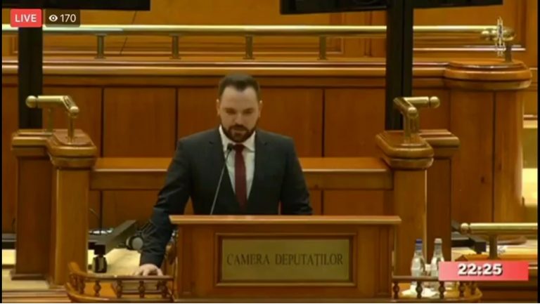 Deputatul Vlad Popescu Piedone: „Apropos, Teodora: De ce crezi ca te-au ales sucevenii? Crezi ca n-aveau câștigători la tombole???”