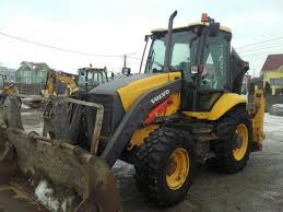 Accident produs în Capu Câmpului de șoferul beat al unui buldoexcavator
