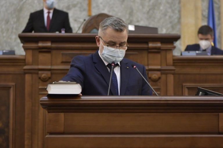 Infrastructura rutieră nouă este prioritatea numărul unu a senatorului sucevean George Mîndruță: „Cred că nu mai trebuie să pierdem timpul cu proiecte gen asfaltări și drumuri mai mult sau mai puțin expres”