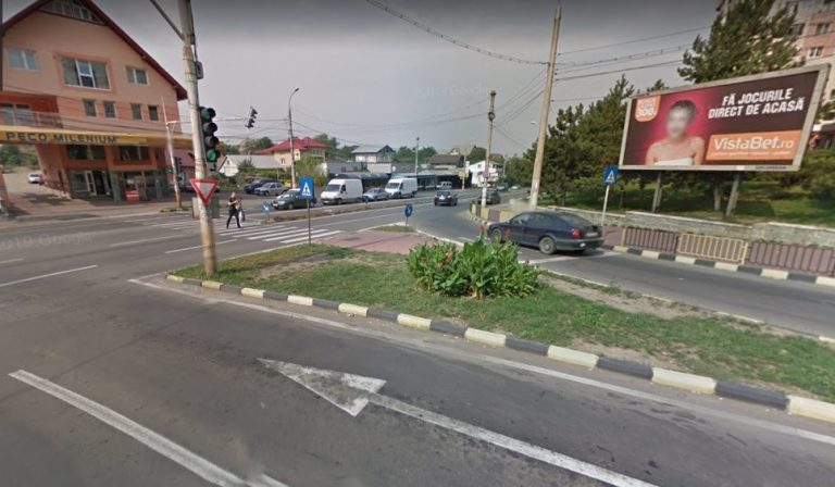 Mamă și fiu loviți de o mașină pe trecerea pentru pietoni de la Lidl Obcini. Șoferul vinovat a fugit de la locul faptei