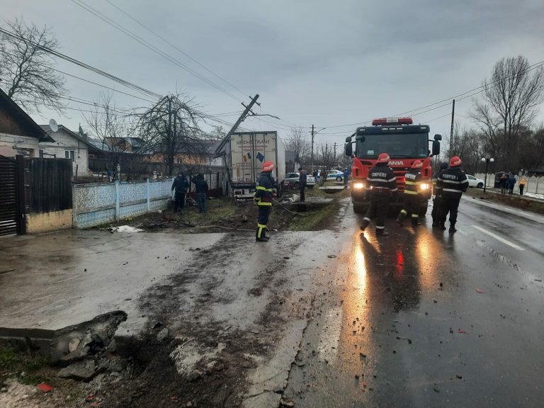 Un bătrân a fost spulberat de un TIR chiar sub ochii nepotului său (NAȚIONAL)