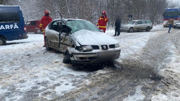 FOTO Accident grav produs în pădure la Adâncata. O persoană a ajuns în stare critică la spital