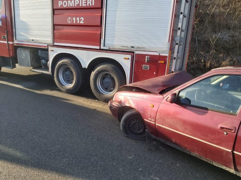 O autospecială de la ISU Suceava a fost implicată într-o tamponare, la Voitinel