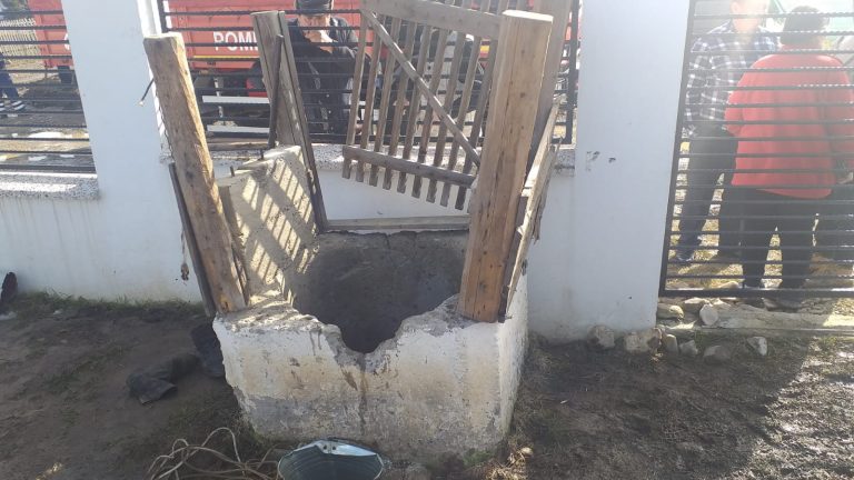 Un bărbat din Mălini a ajuns la spital după ce a căzut în fântână
