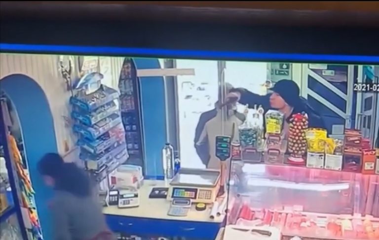 VIDEO Jaf cu un pistol de jucărie la un magazin din Burdujeni pentru un iaurt