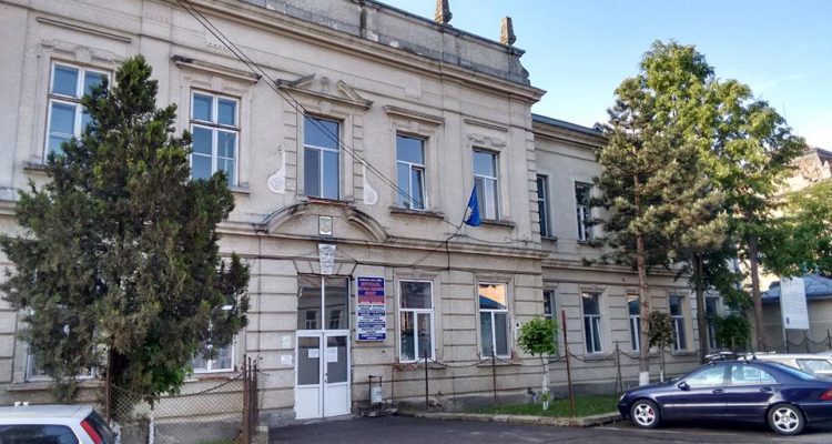 Spitalul de Boli Cronice Siret a obținut o nouă finanțare europeană nerambursabilă: „La nivelul instituției am format un nucleu de profesioniști care se implică în inițierea și derularea unor proiecte complexe și cu beneficii reale pentru comunitate”
