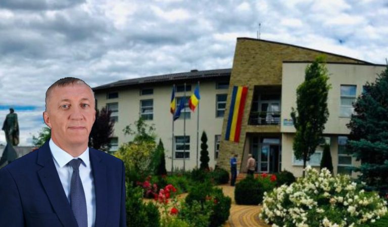 Primarul Eduard Dziminschi le dorește o primăvară frumoasă cu multe realizări, doamnelor și domnișoarelor din comuna Moara!