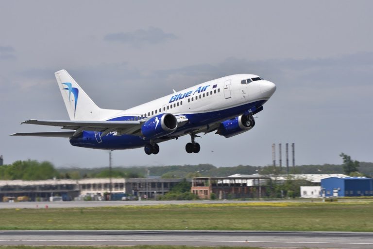 Continuă seria surprizelor de la Aeroportul „Ștefan cel Mare” din Suceava: Blue Air va opera zboruri low – cost către București