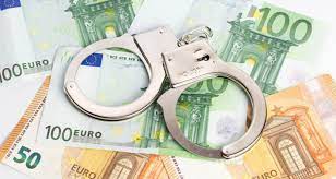 Un băitan de 13 ani din Marginea a furat 400 de euro din casă pentru a-i împrumuta unui coleg ca să-și cumpere jocuri online