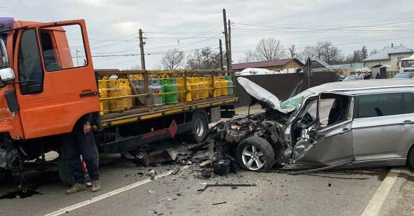 Accident produs la Milișăuți de către un șofer care a intrat cu mașina pe contrasens