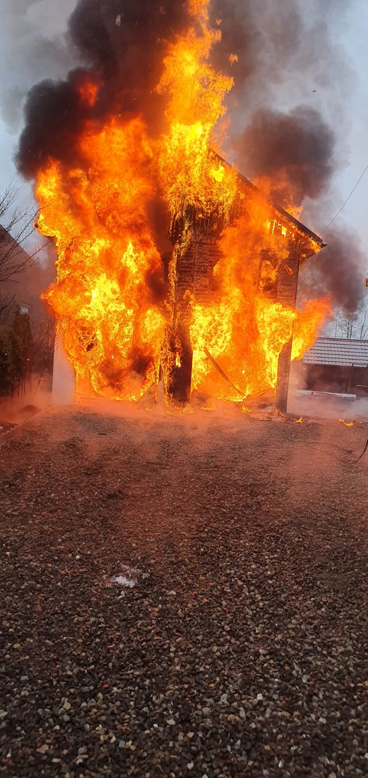 O șură din Grămești a fost distrusă de un incendiu