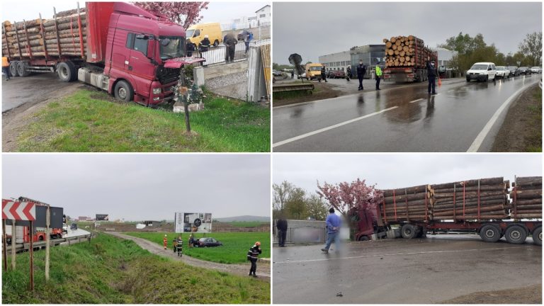 FOTO Accident cu doi răniți produs la ieșire din Rădăuți spre Milișăuți după ce un camion cu lemne a intrat în coliziune cu o mașină