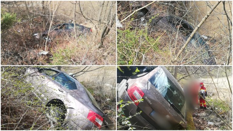 FOTO O șoferiță a plonjat cu mașina într-o râpă din apropierea râului Bistrița, la Broșteni