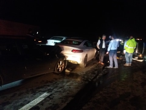 Un tânăr beat și cu permisul reținut a ajuns la „nebuni” după ce a produs o tamponare în lanț la Vicovu de Jos