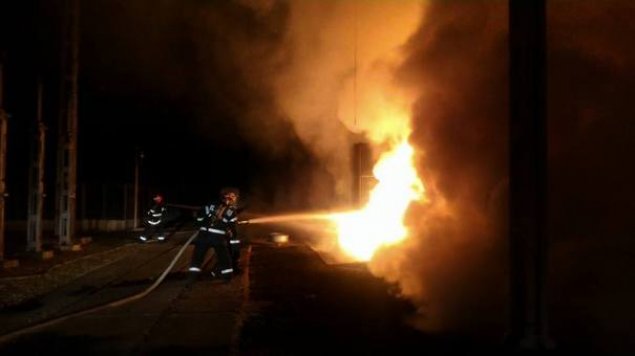 O garsonieră din Rădăuți a luat foc de la o lumânare. Proprietara a avut nevoie de asistență medicală