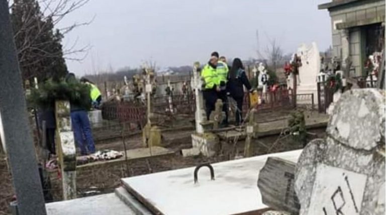 Profanare de morminte în cimitirul ortodox din Sfântu Ilie