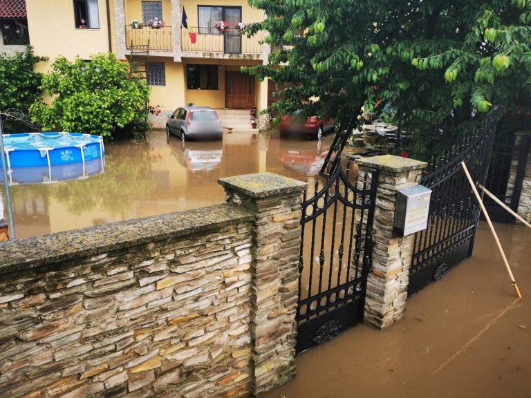 VIDEO FOTO Inundații în Vatra Dornei, Câmpulung Moldovenesc, Vama, Suceava și Șcheia
