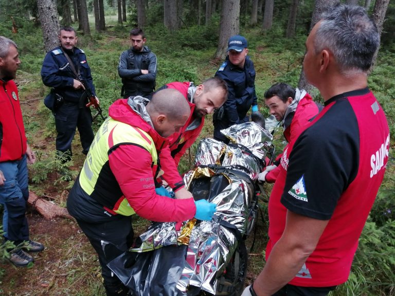 FOTO Un cioban a fost omorât de un urs, iar altul a ajuns în stare gravă la spital