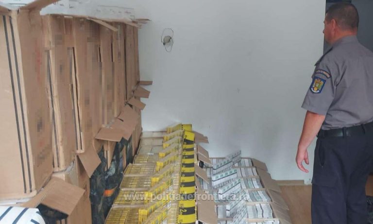 FOTO Polițiștii de frontieră de la Brodina au confiscat țigări de contrabandă de 280.000 de lei, abandonate în apropierea graniței