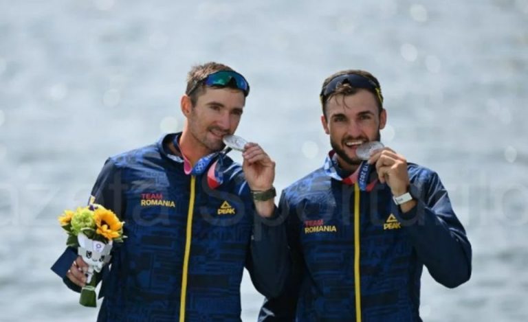 Canotorii suceveni Marius Cozmiuc și Ciprian Tudosă au câștigat medalia de argint la Olimpiada de la Tokyo