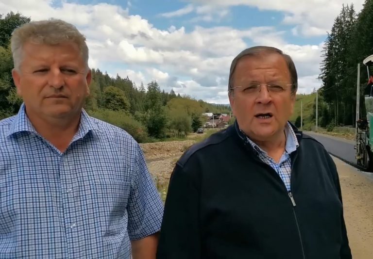 VIDEO Drumul Stulpicani – Codrii Seculari de la Slătioara va fi finalizat în această toamnă: „Aici a  fost o lucrare mai grea pentru că acest pârâu Slătioara, în urma inundațiilor de anii trecuți”