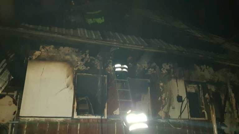 FOTO O persoană a suferit arsuri în urma unui incendiu izbucnit la Bilca