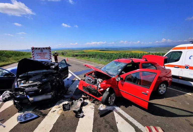 VIDEO FOTO Accident cu patru răniți produs la Cumpărătura. Primul ajutor a fost acordat de șeful SMURD Iași, aflat în drum spre ISU Suceava
