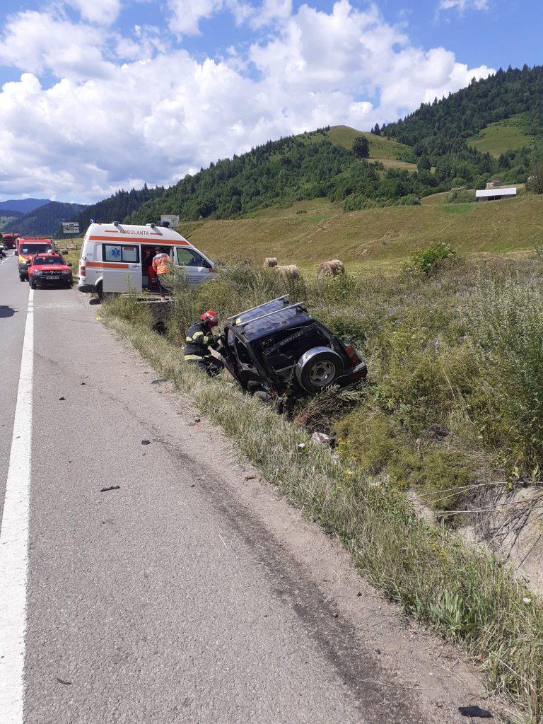 FOTO Accidentul de la Câmpulung Moldovenesc a fost produs de un teribilist angajat în depășirea unei coloane de mașini